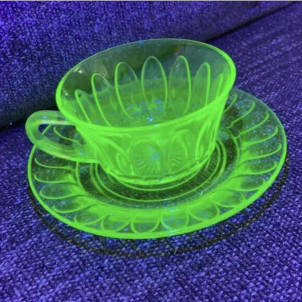 Uranium Glass Cups Saucers 10 Piece Bartlett Collins Twitch Pattern Vintage